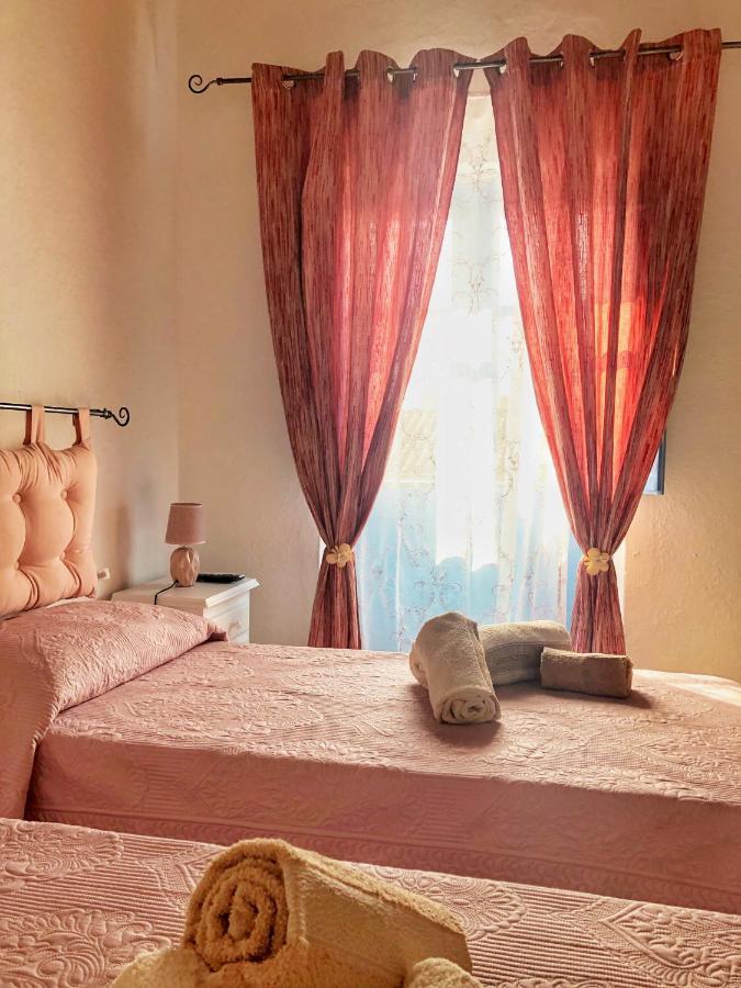 Bnb Le Janas Càbras Buitenkant foto